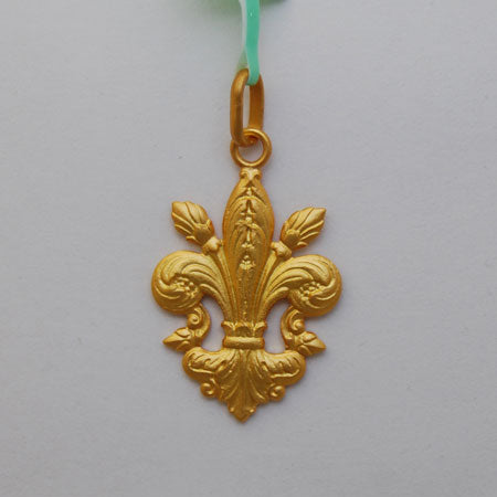 Maharaja Collection Fleur de Lis Pendant Necklace in 14K Yellow Gold (8.00g)