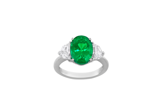 Maharaja Collection Trapezoid Diamond and Oval Emerald 3 Stone Ring in Platinum (3.72ct)