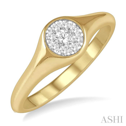 Maharaja Collection Round Lovebright Essential Diamond Signet Ring in 14K Yellow and White Gold (0.15ct)