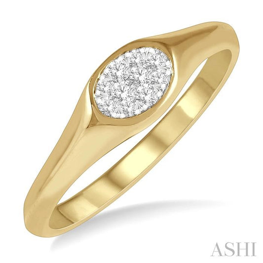 Maharaja Collection Oval Shape Lovebright Diamond Signet Ring in 14K Yellow and White Gold (0.12ct)